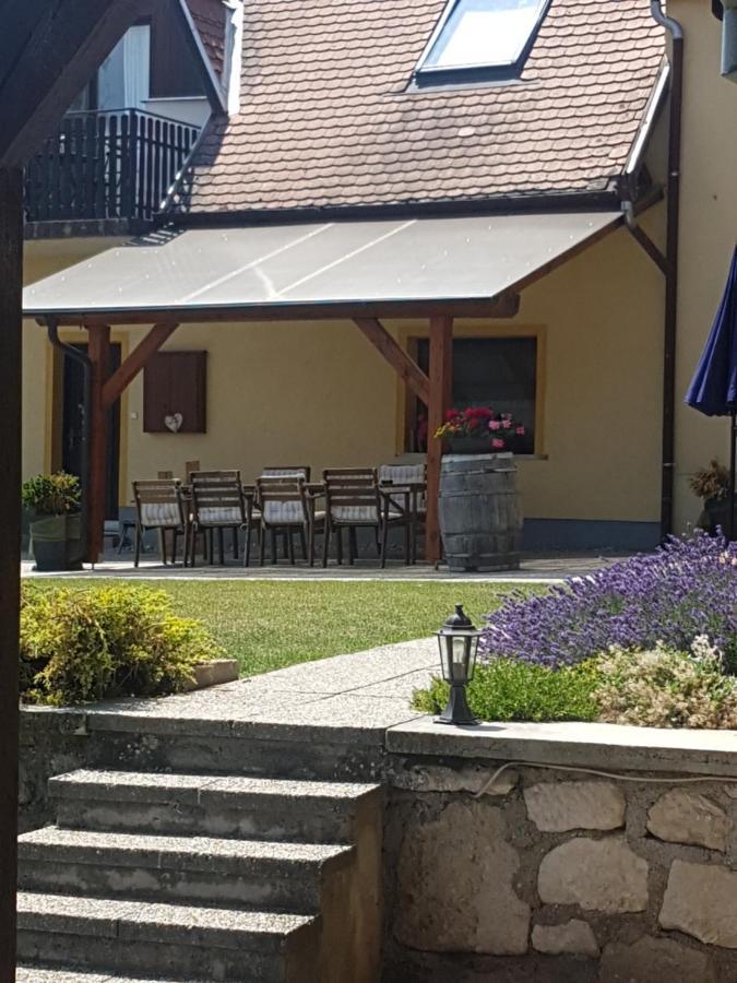 Bed and Breakfast Huber Panzió Fertőrákos Exterior foto